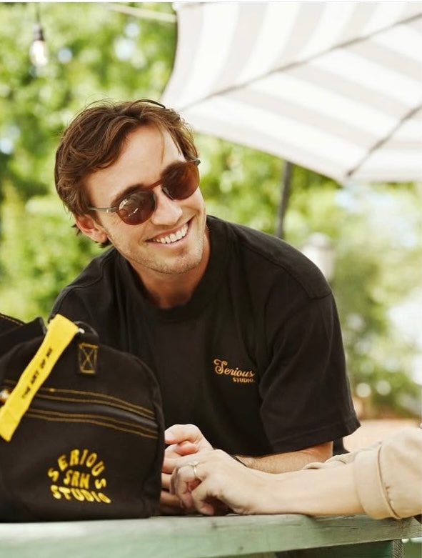 LUXURY SERIOUS STUDIOS SCRIPT TEE - BLACK