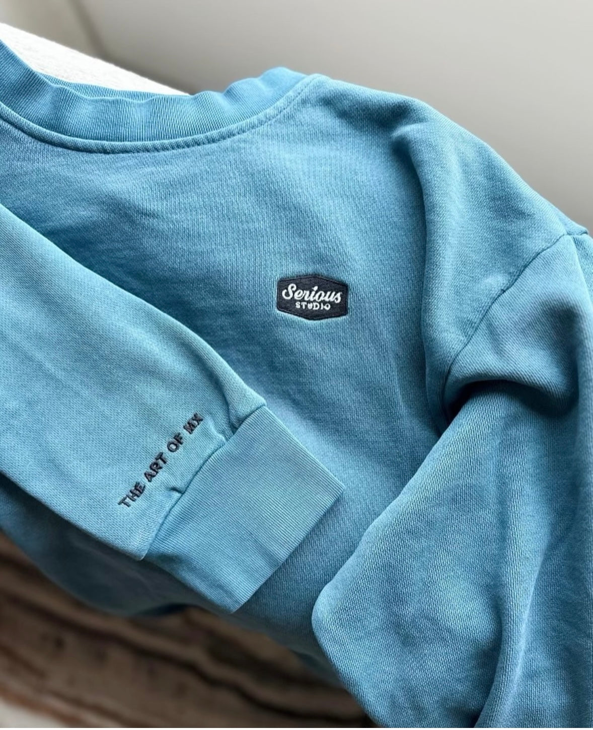 SERIOUS STUDIO ICONIC CREW NECK SWEATSHIRT - LAKE BLUE
